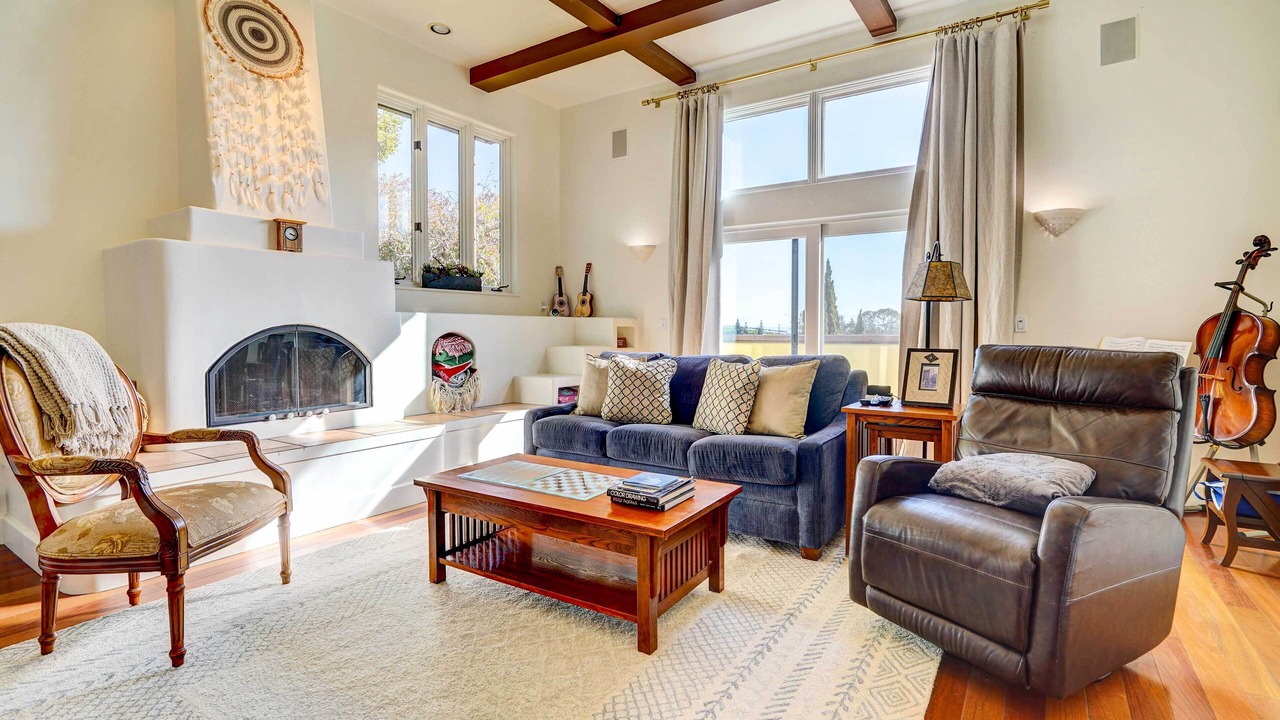 Photo of Livingroom in Upper Rockridge