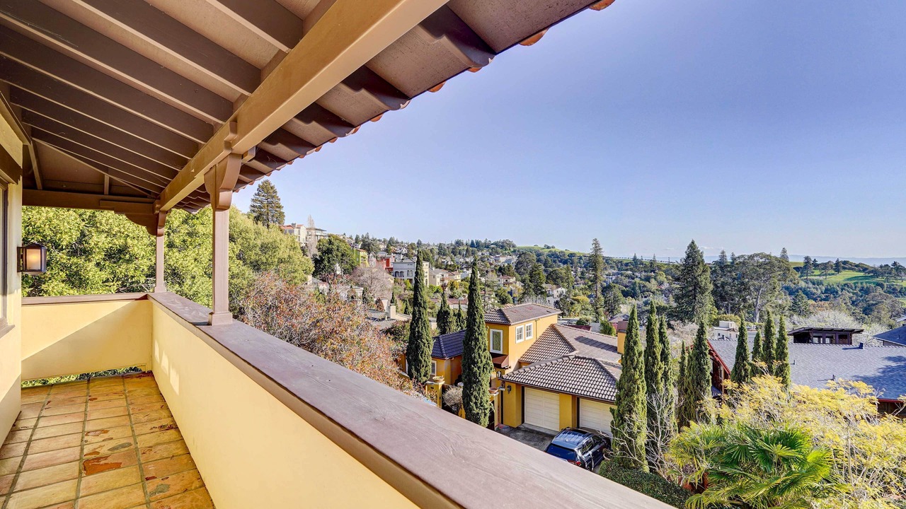 Photo of Patio Balcony in Upper Rockridge
