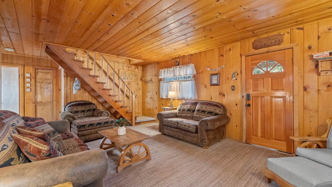 Photo of Livingroom in Strawberry