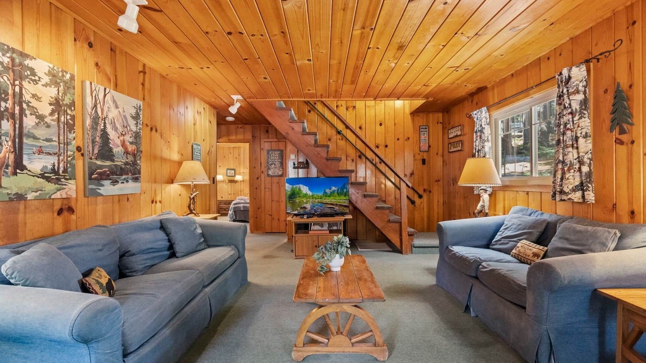 Photo of Livingroom in Strawberry