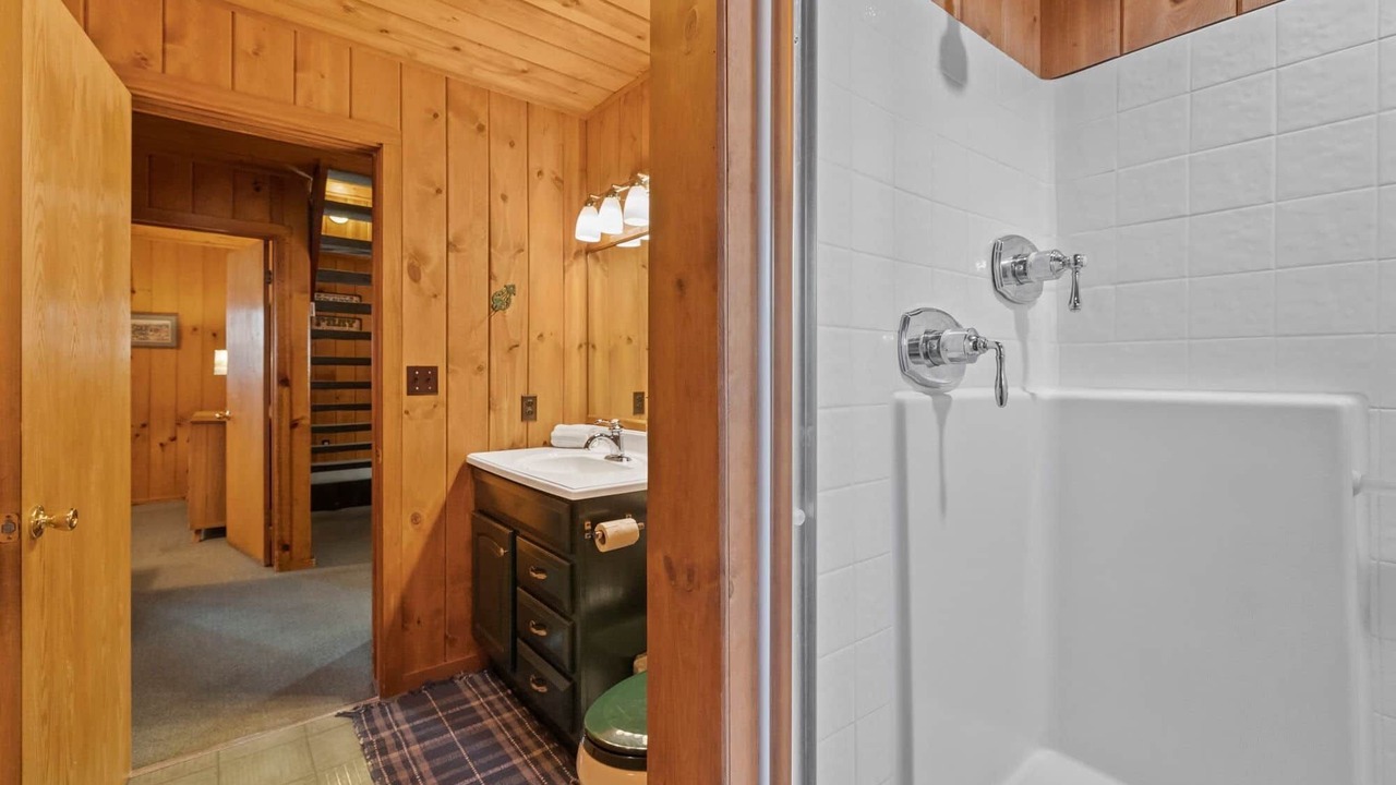 Photo of Bathroom in Strawberry