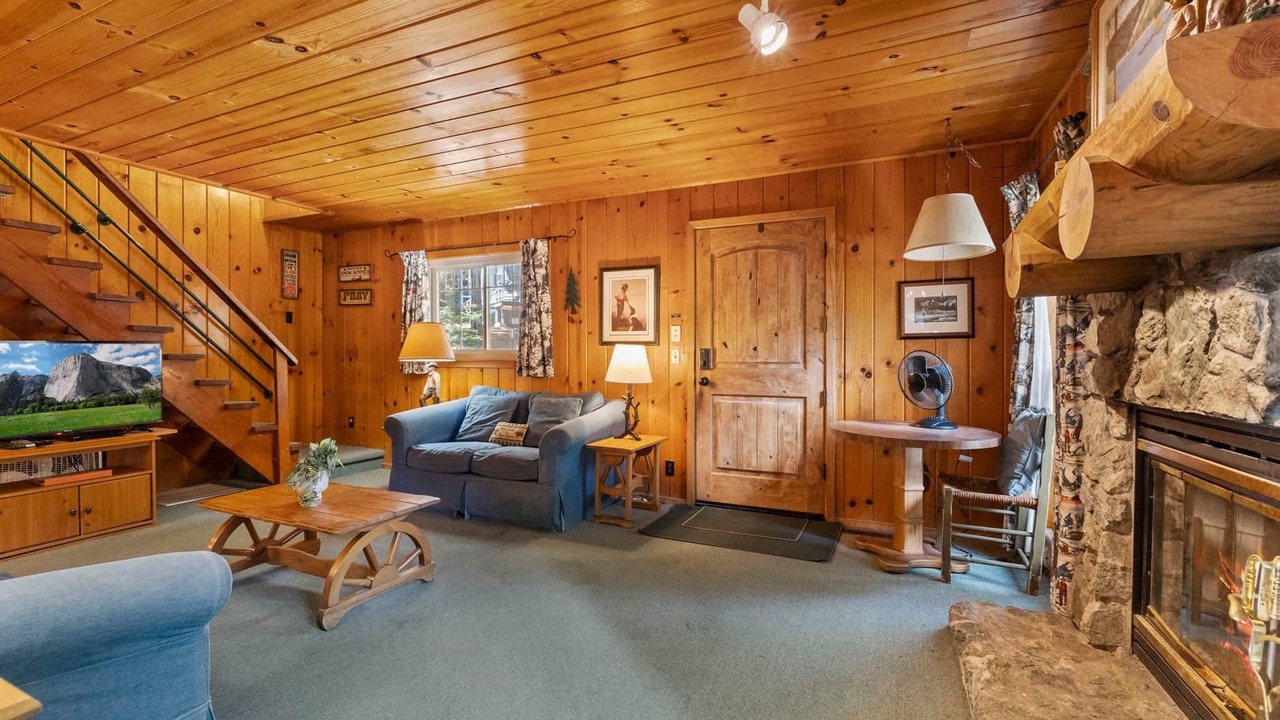 Photo of Livingroom in Strawberry