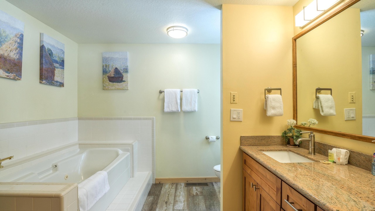 Photo of Bathroom in Kingswood Estates