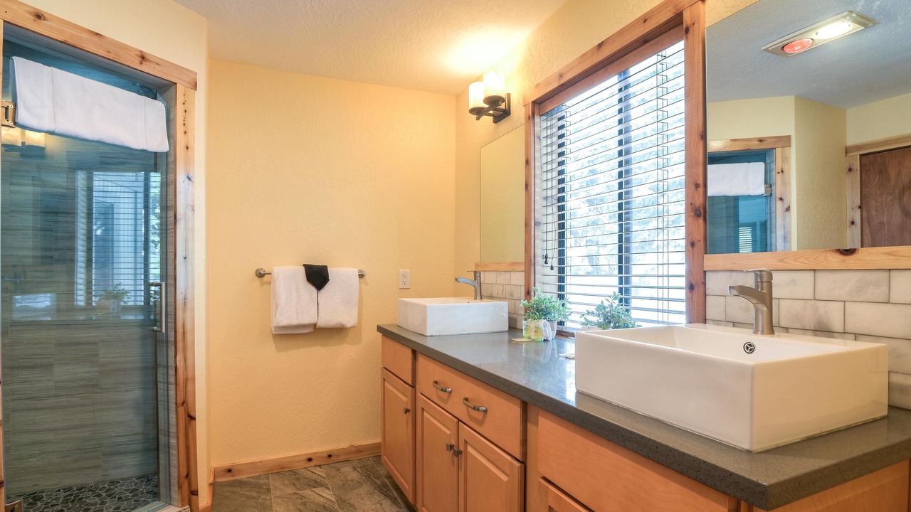 Photo of Bathroom in Kingswood Estates