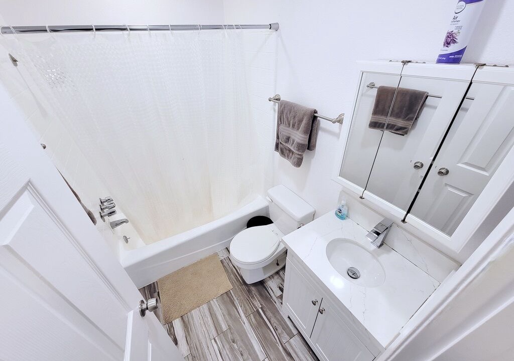 Photo of Bathroom in Valley Glen