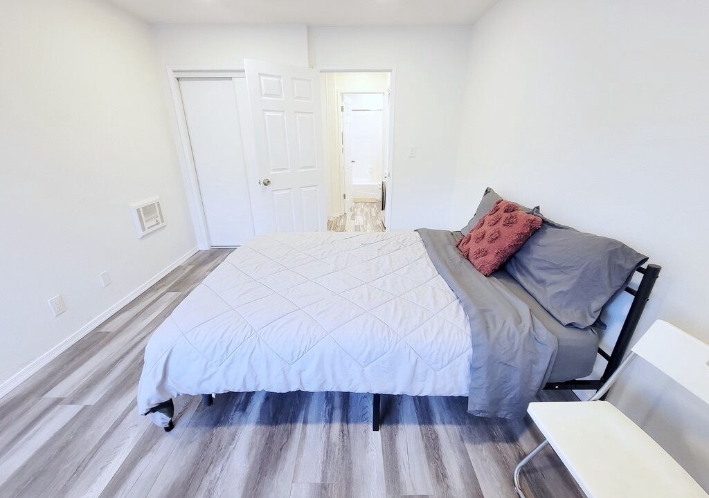 Photo of Bedroom in Valley Glen