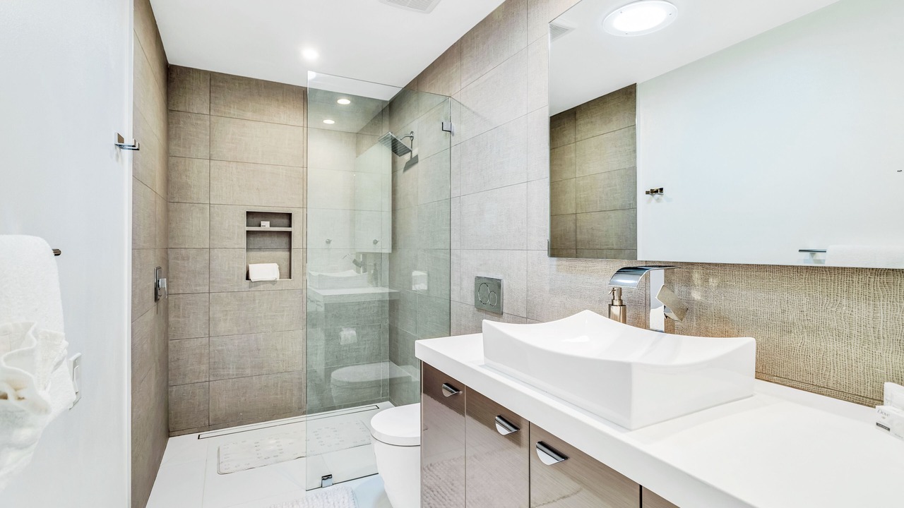 Photo of Bathroom in Historic Tennis Club