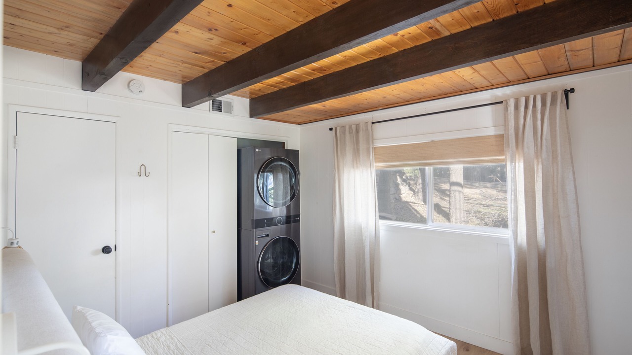 Photo of Bedroom in Crestline