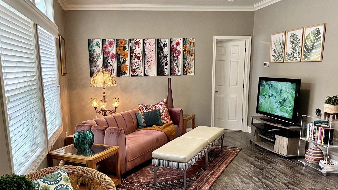 Photo of Livingroom in North Central