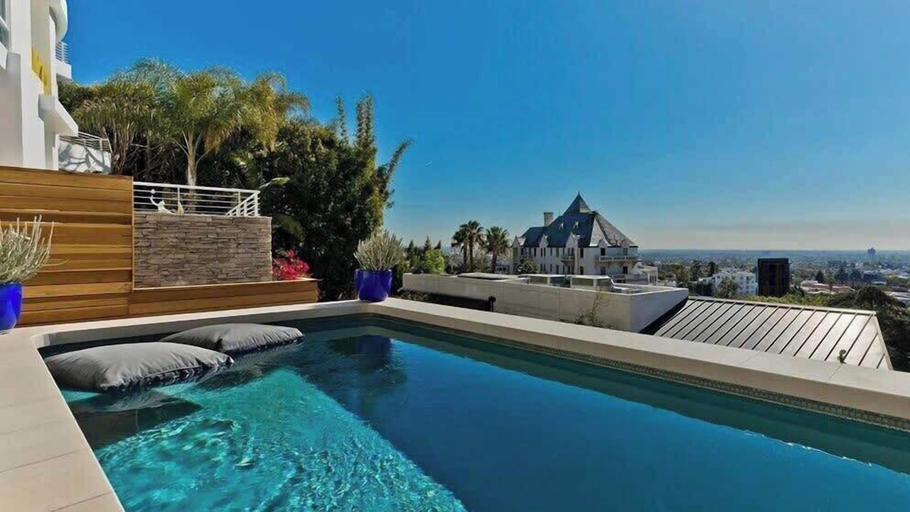Photo of Outdoor in Hollywood Hills West