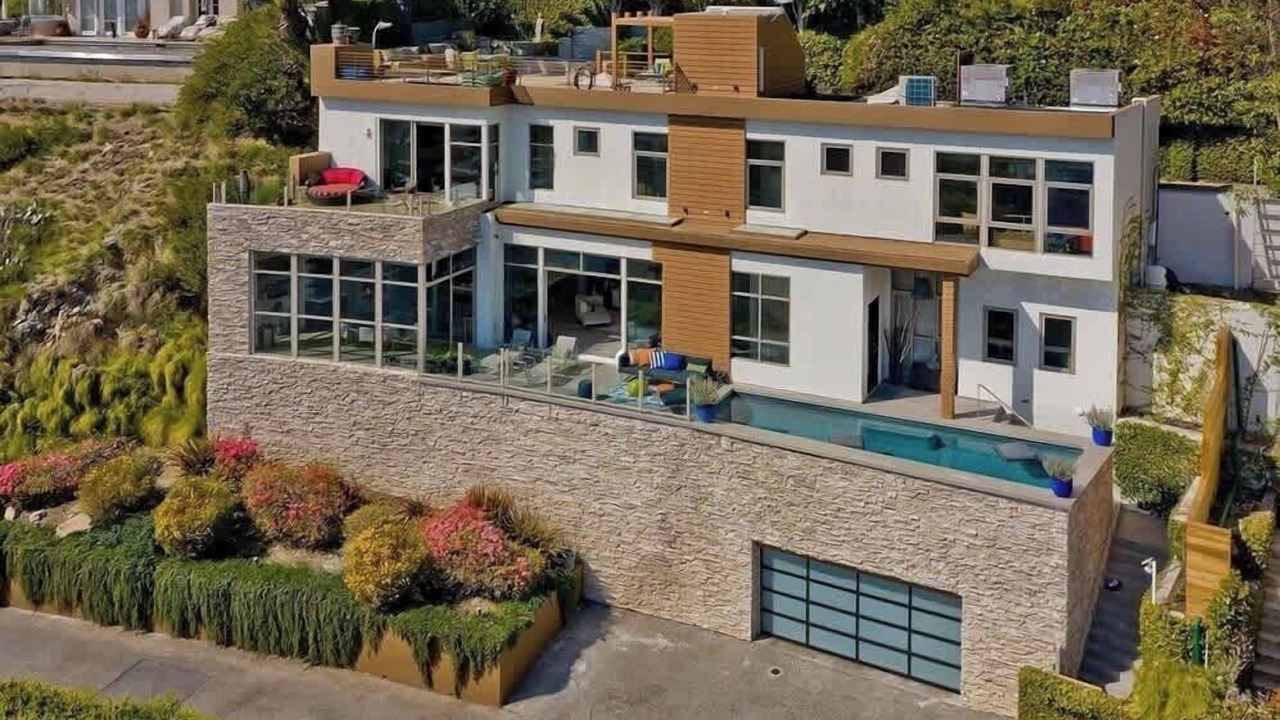 Photo of Others in Hollywood Hills West
