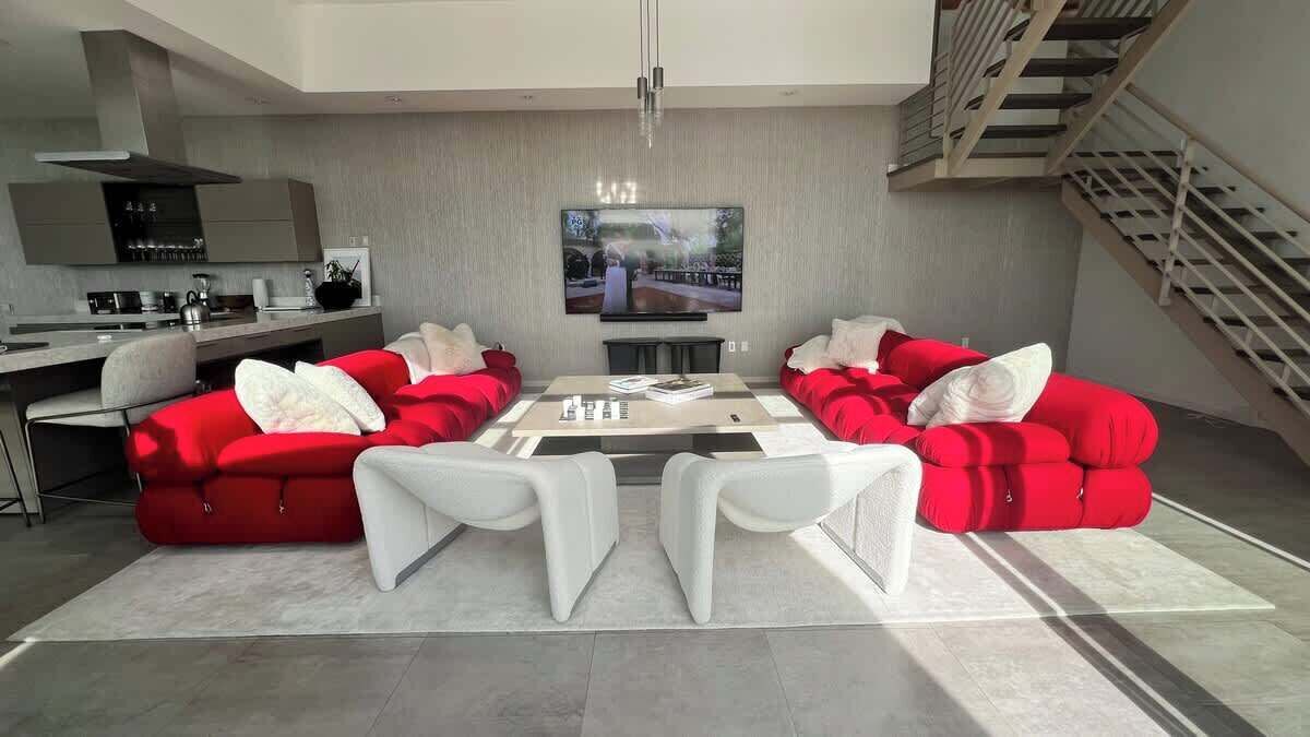 Photo of Livingroom in Hollywood Hills West