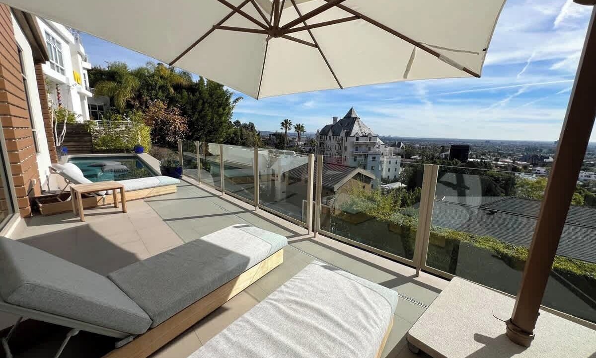 Photo of Patio Balcony in Hollywood Hills West