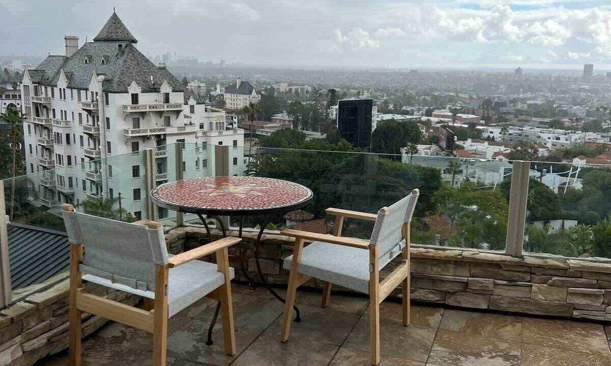 Photo of Outdoor in Hollywood Hills West