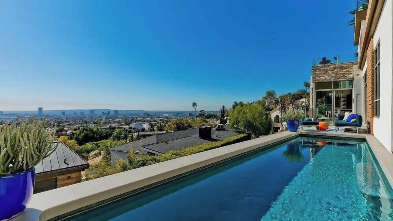 Photo of Outdoor in Hollywood Hills West