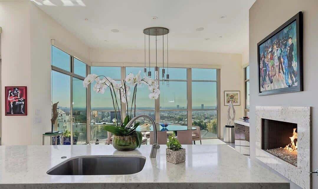 Photo of Livingroom in Hollywood Hills West
