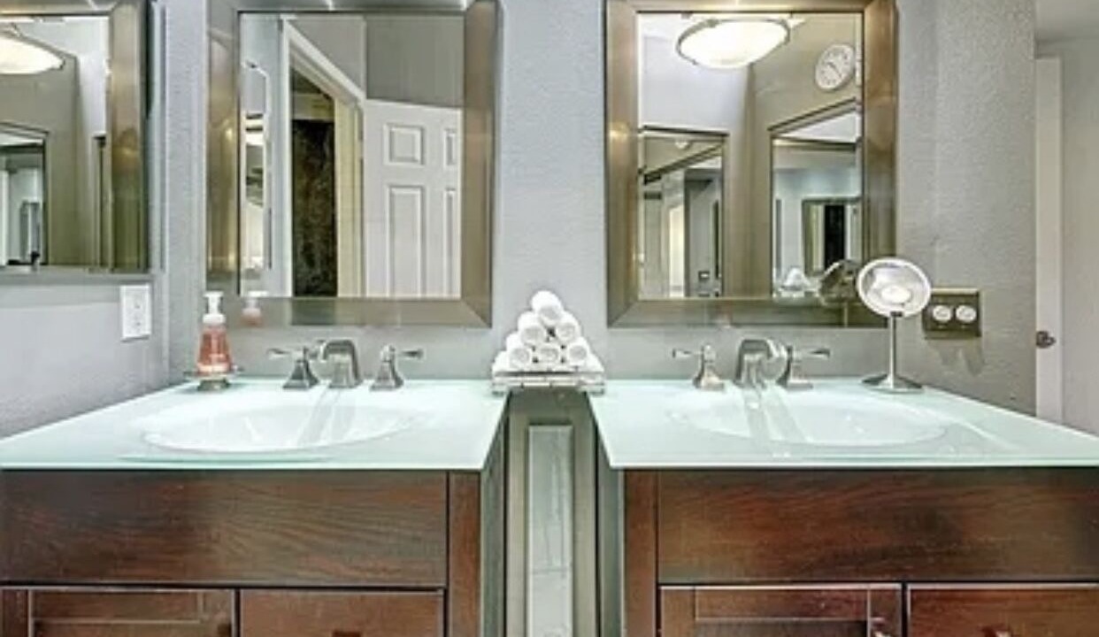 Photo of Bathroom in Laguna Beach