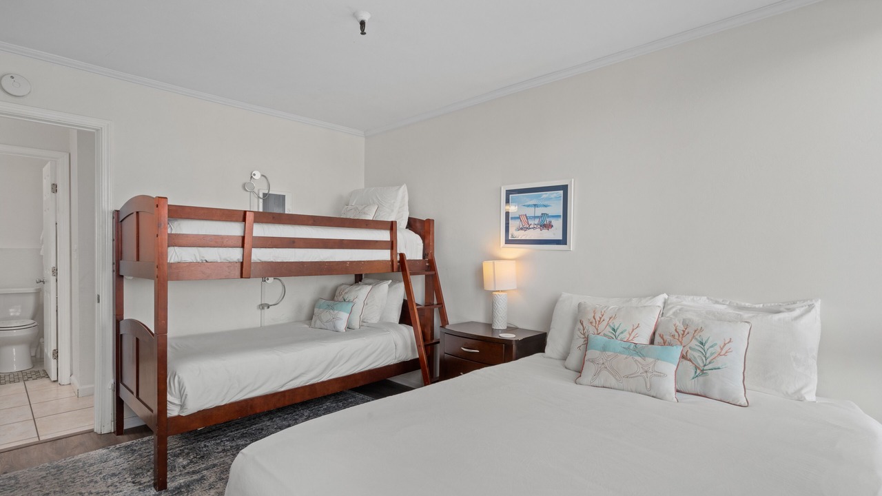 Photo of Bedroom in South Mission Beach