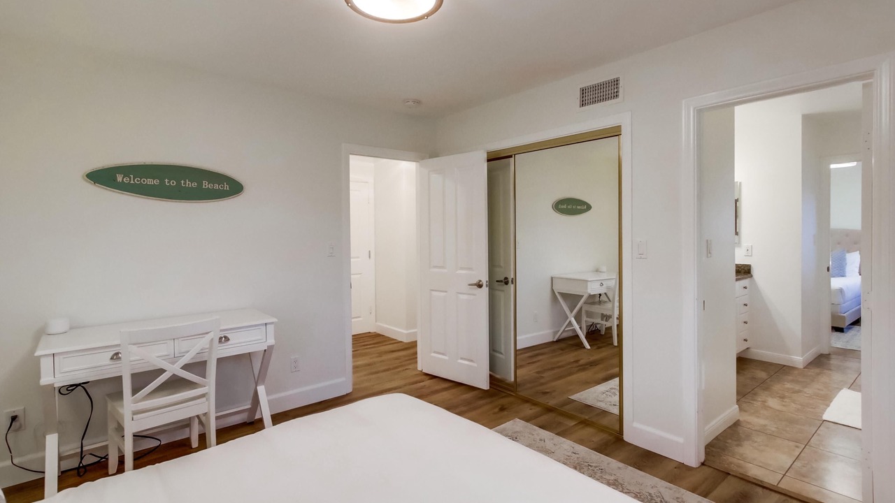 Photo of Bedroom in La Jolla Mesa