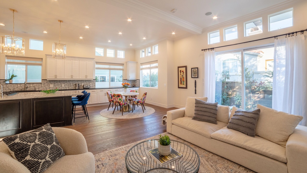 Photo of Livingroom in Tree Section