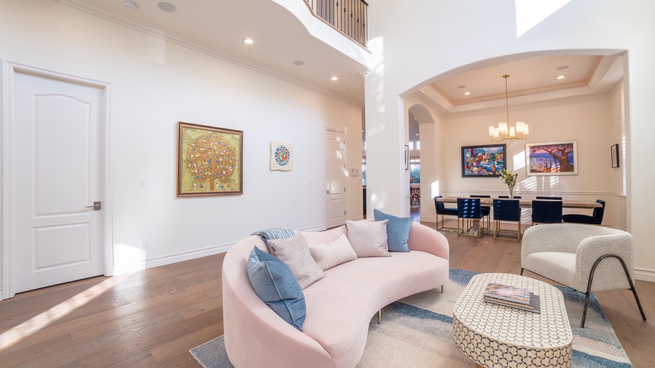 Photo of Livingroom in Tree Section