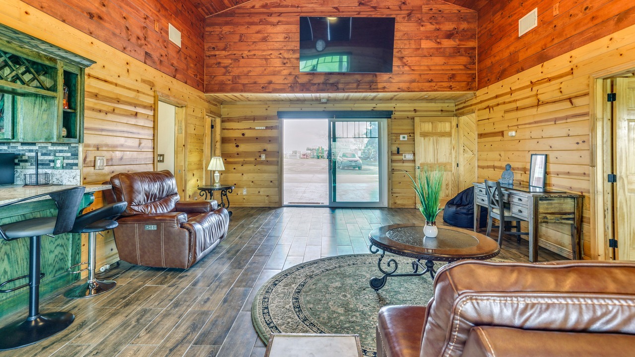 Photo of Livingroom in Tulare