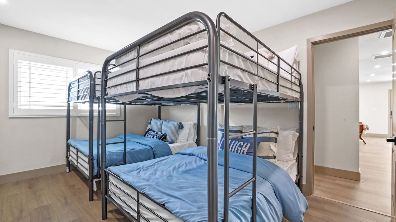 Photo of Bedroom in Midway City