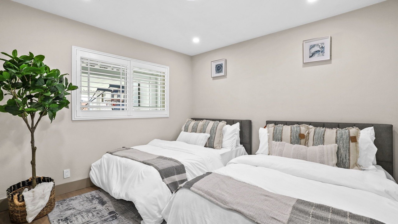 Photo of Bedroom in Midway City