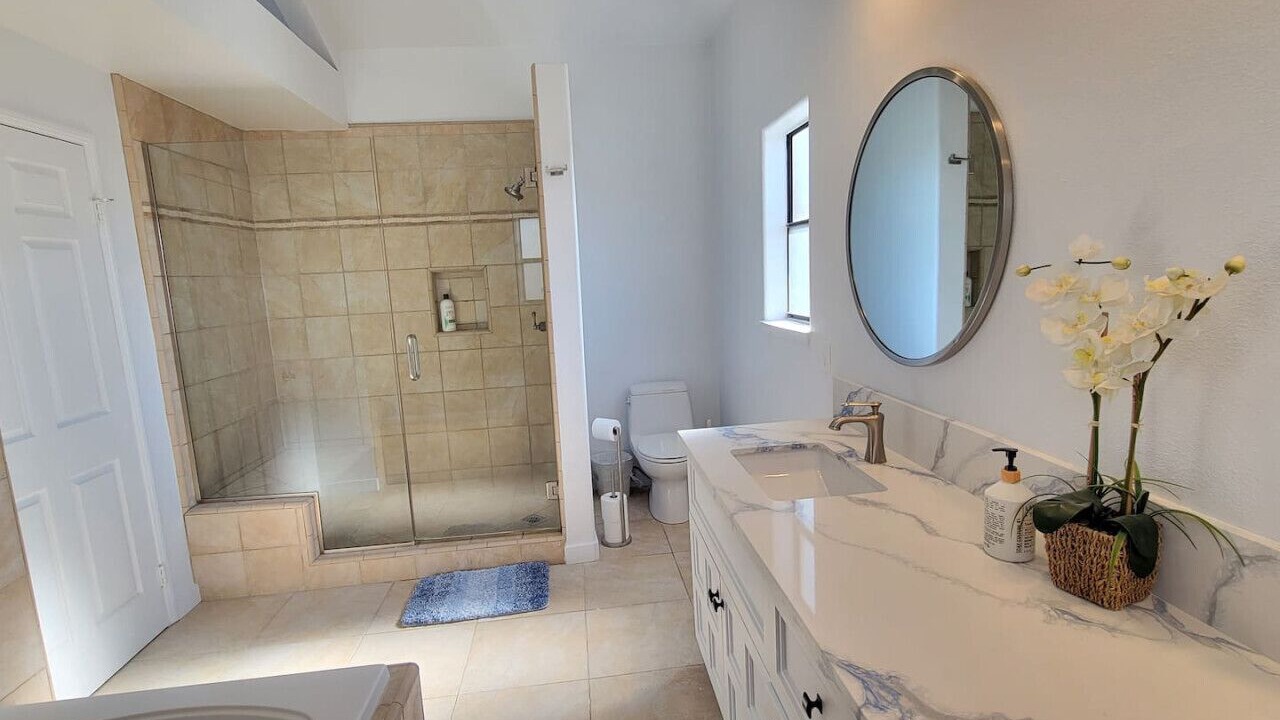 Photo of Bathroom in Marina Peninsula