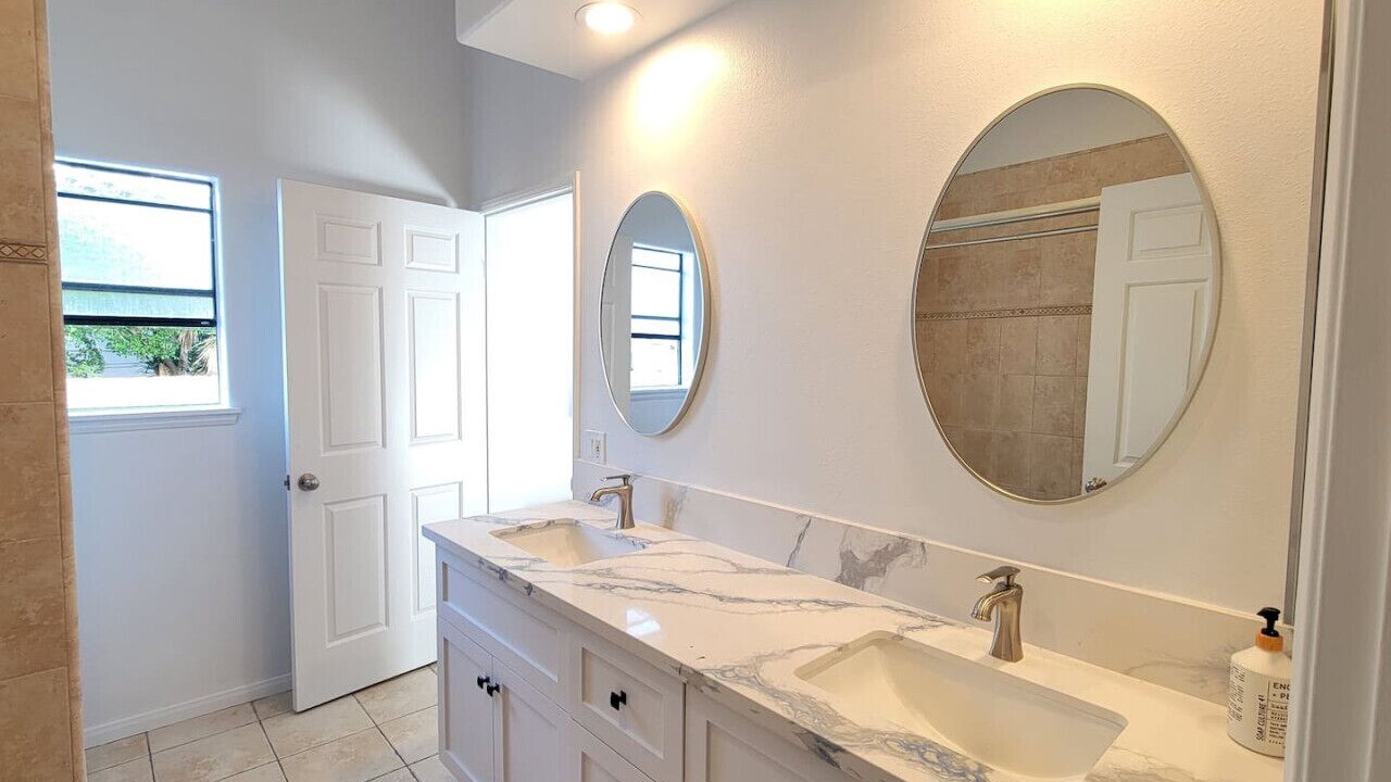Photo of Bathroom in Marina Peninsula