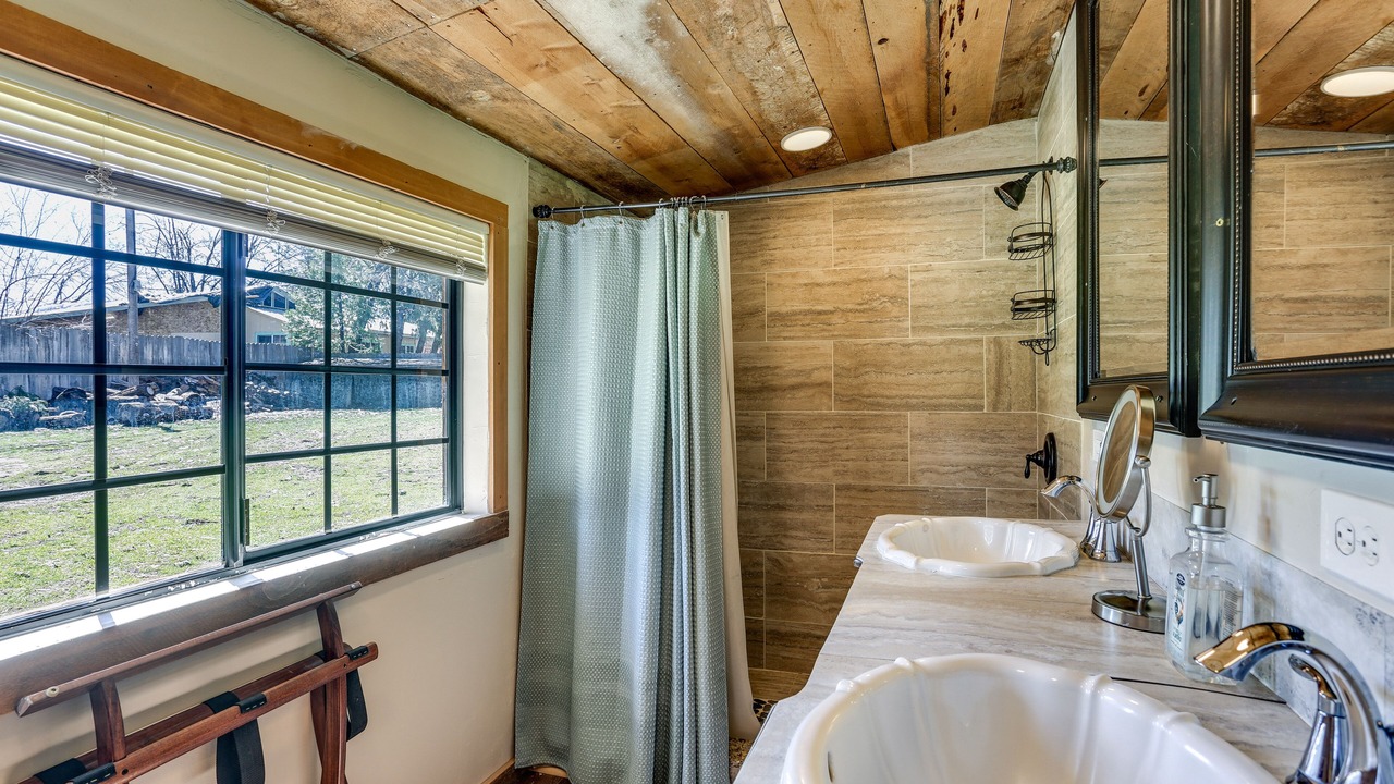 Photo of Bathroom in Wishon