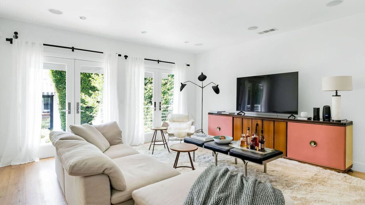 Photo of Livingroom in Beverly Grove