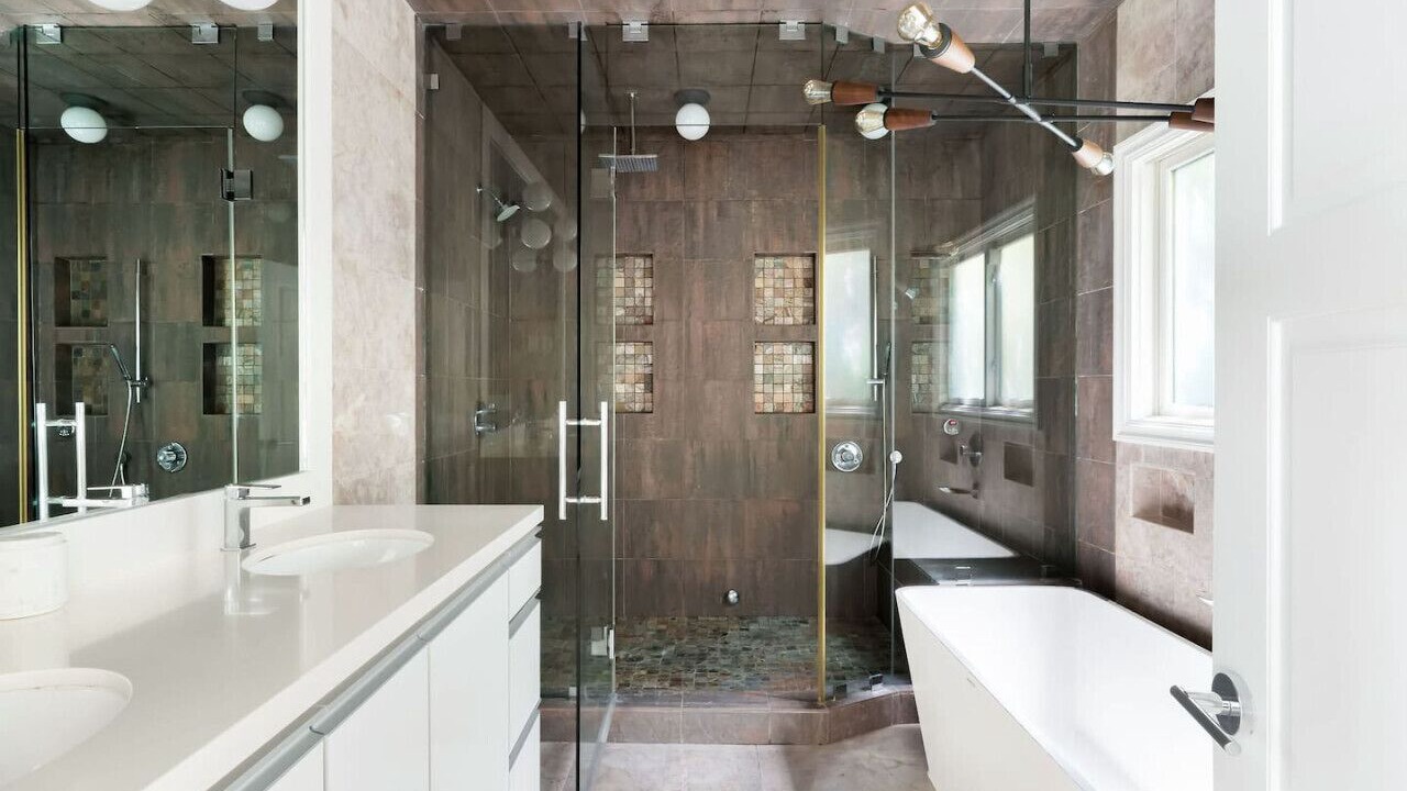 Photo of Bathroom in Beverly Grove