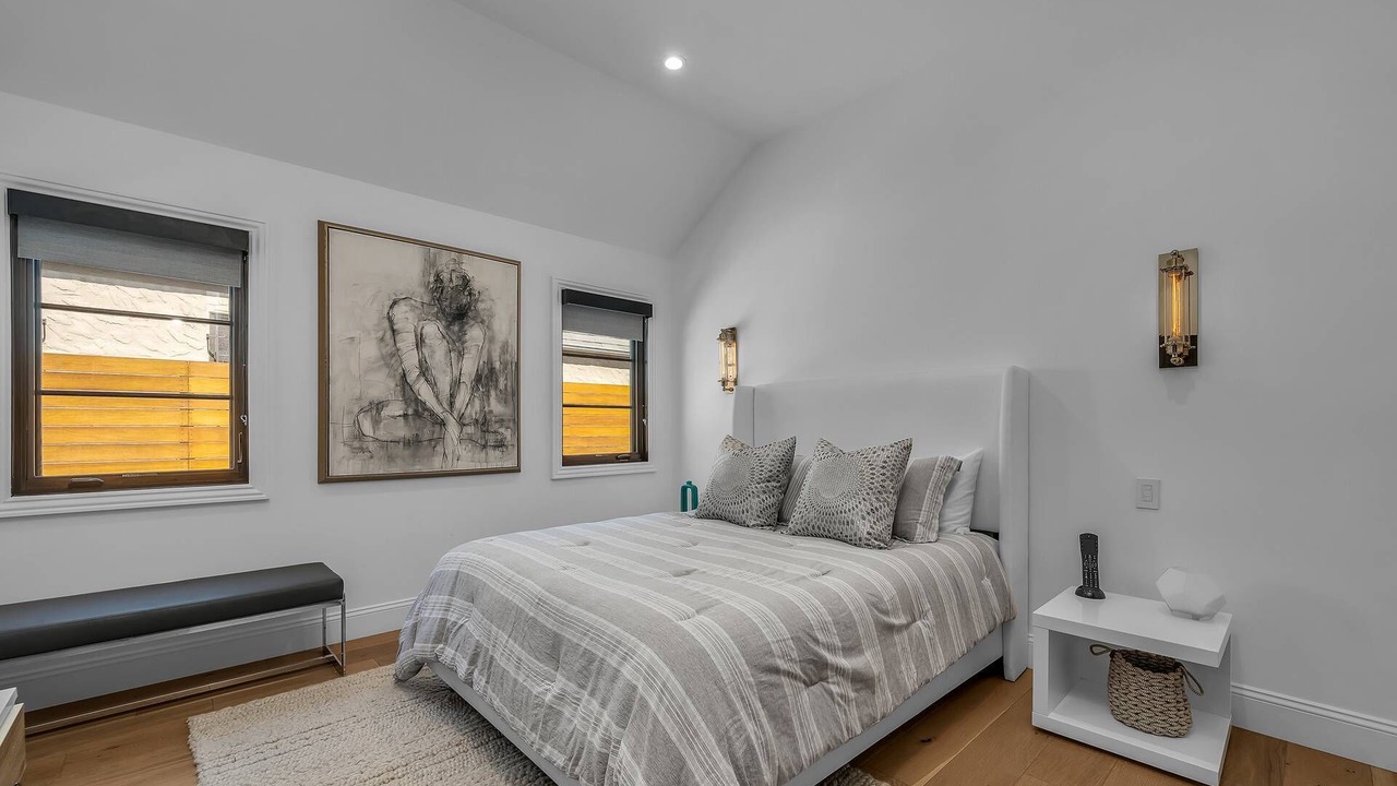 Photo of Bedroom in Beverly Grove