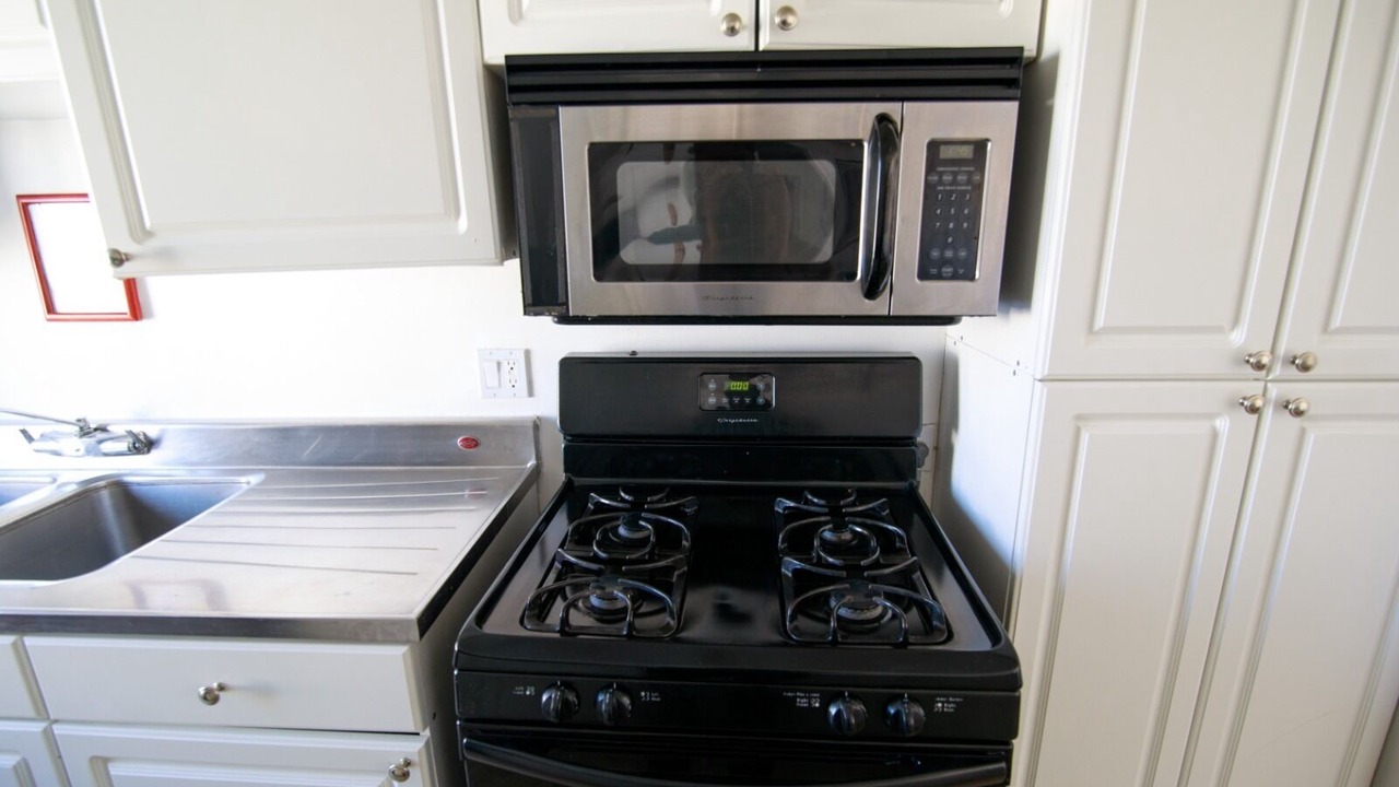 Photo of Kitchen in Miracle Mile