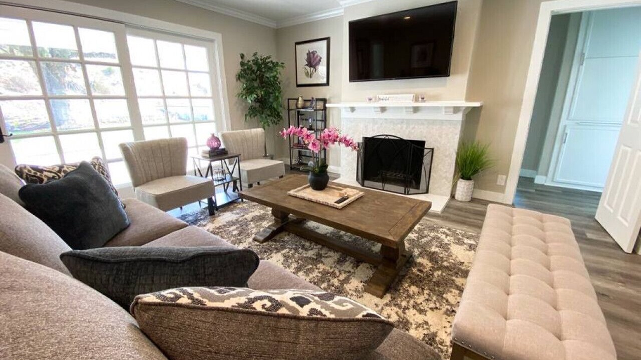 Photo of Livingroom in Burbank