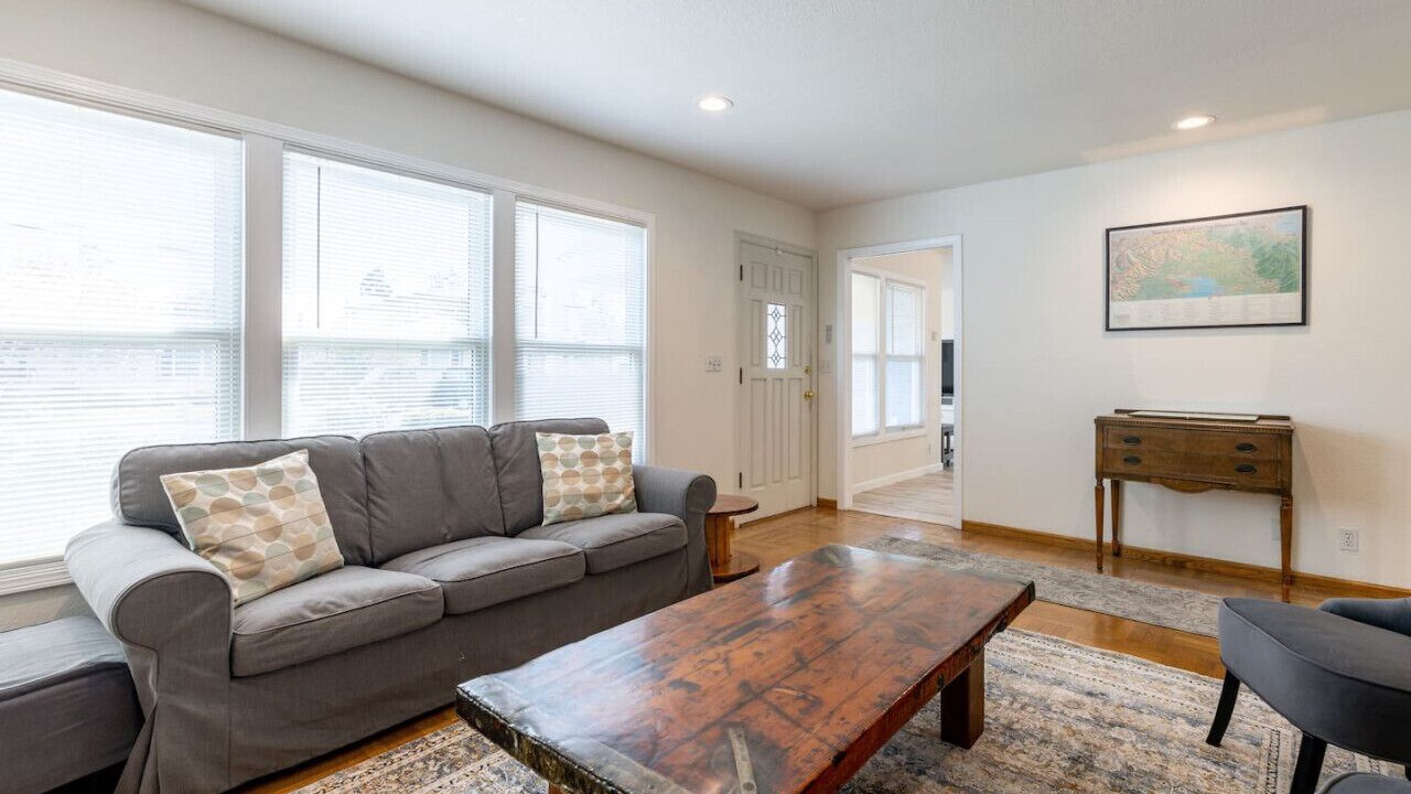Photo of Livingroom in Palo Alto