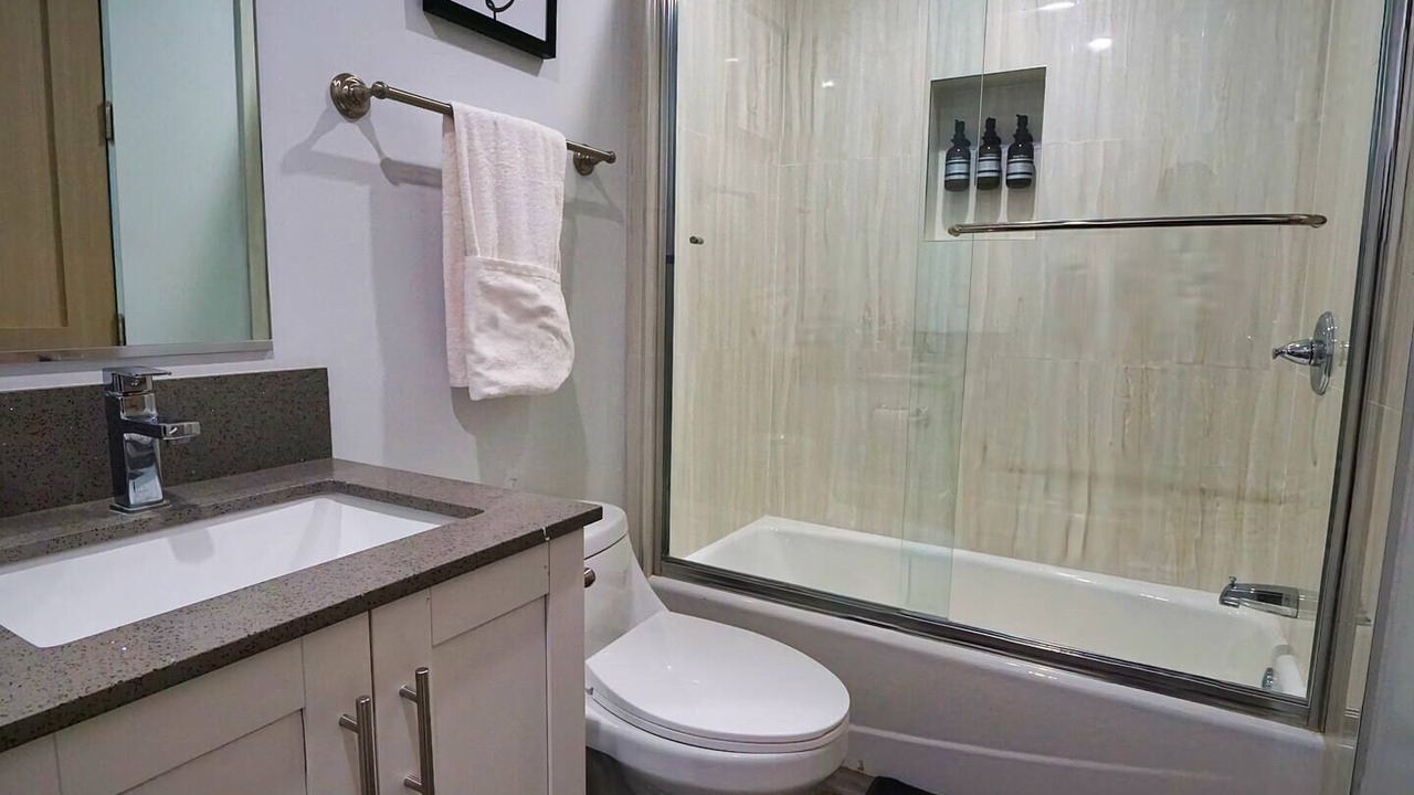 Photo of Bathroom in Lawndale