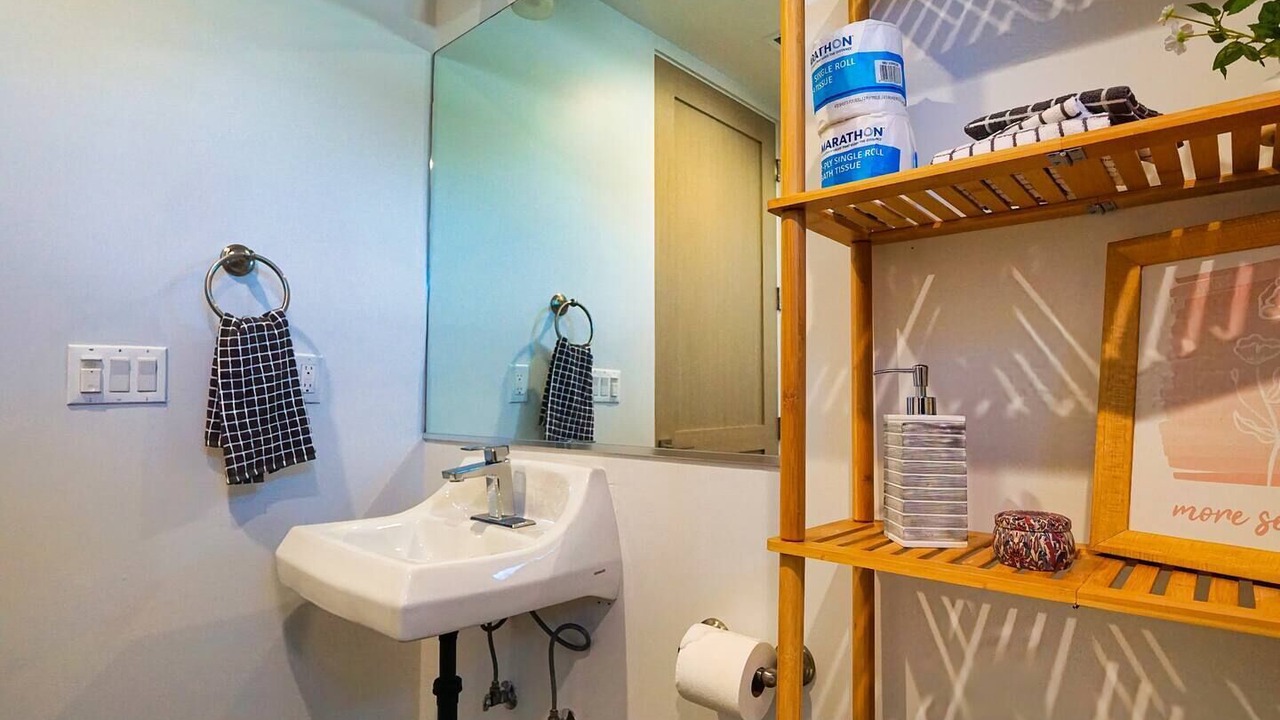 Photo of Bathroom in Lawndale