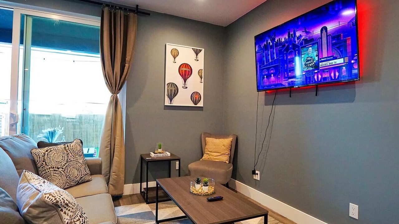Photo of Livingroom in Lawndale
