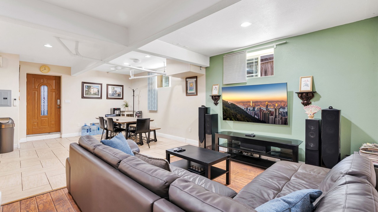 Photo of Livingroom in Julian - St. James