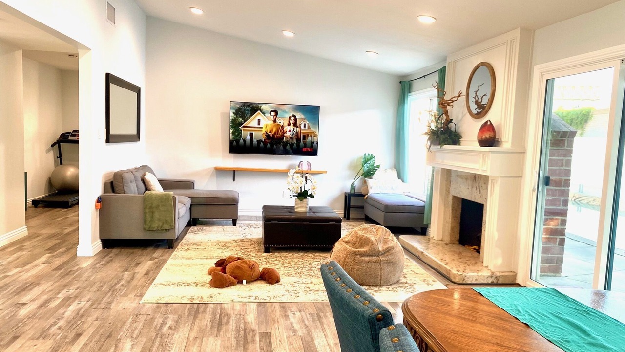 Photo of Livingroom in Northwest Anaheim