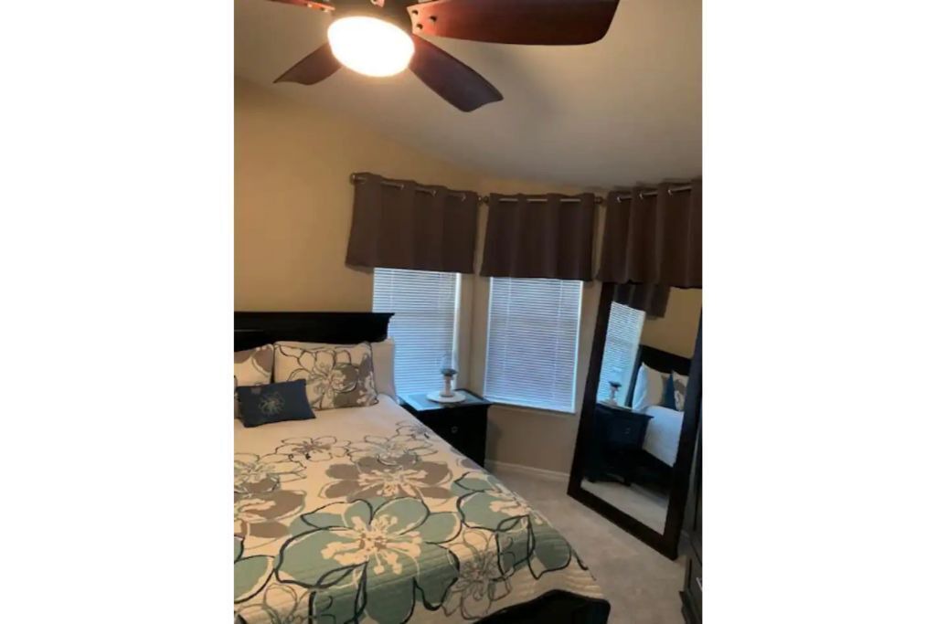 Photo of Bedroom in Needles