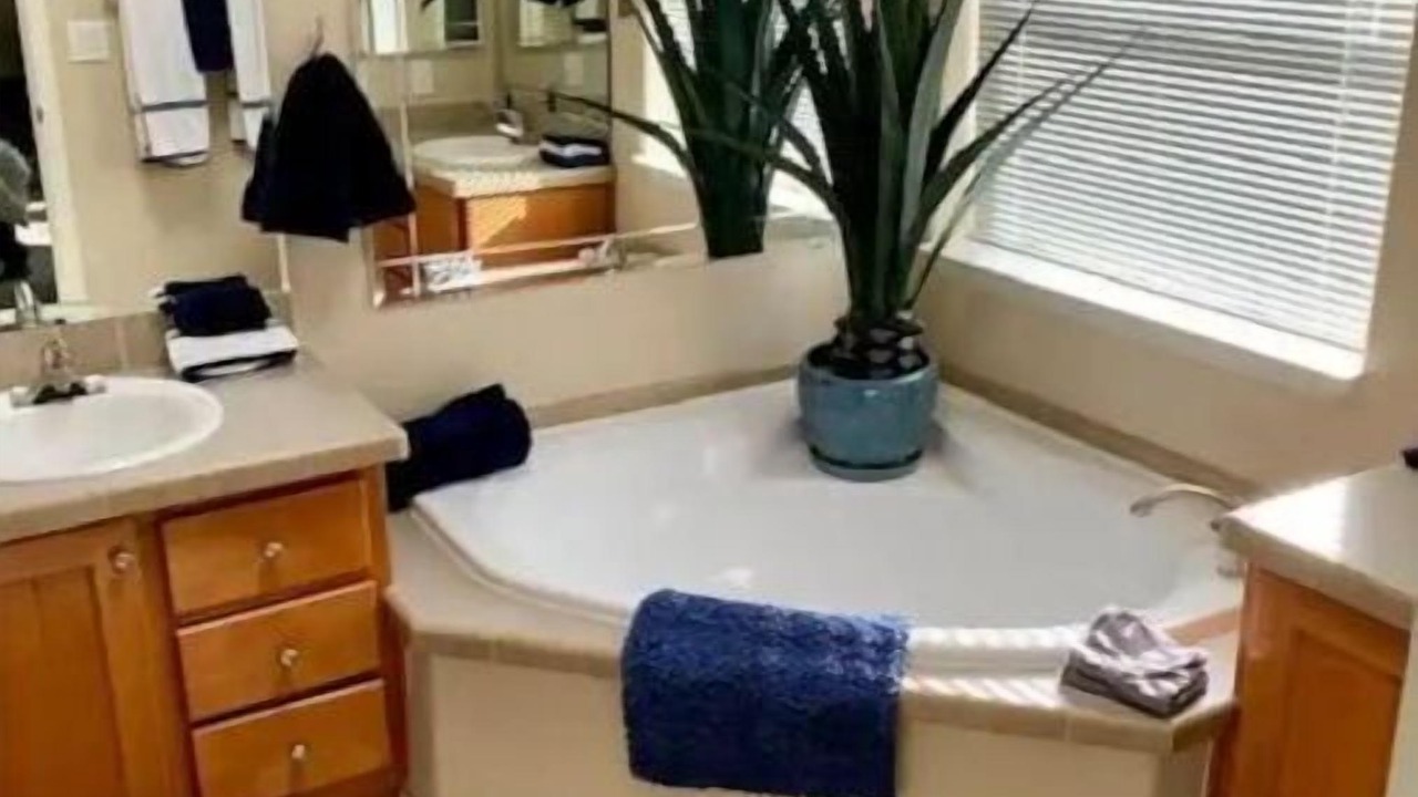 Photo of Bathroom in Needles