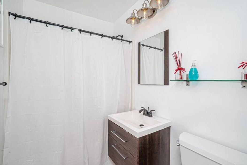 Photo of Bathroom in Lincoln Acres