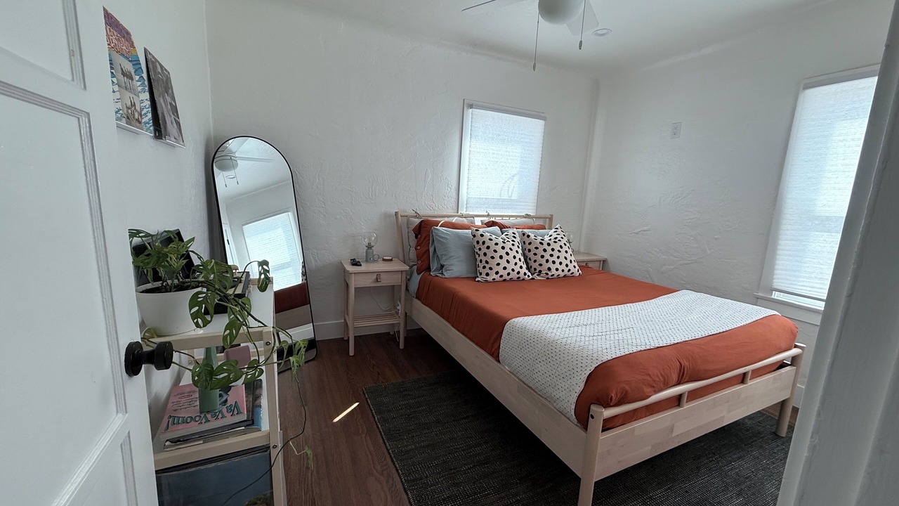 Photo of Bedroom in Belmont Shore