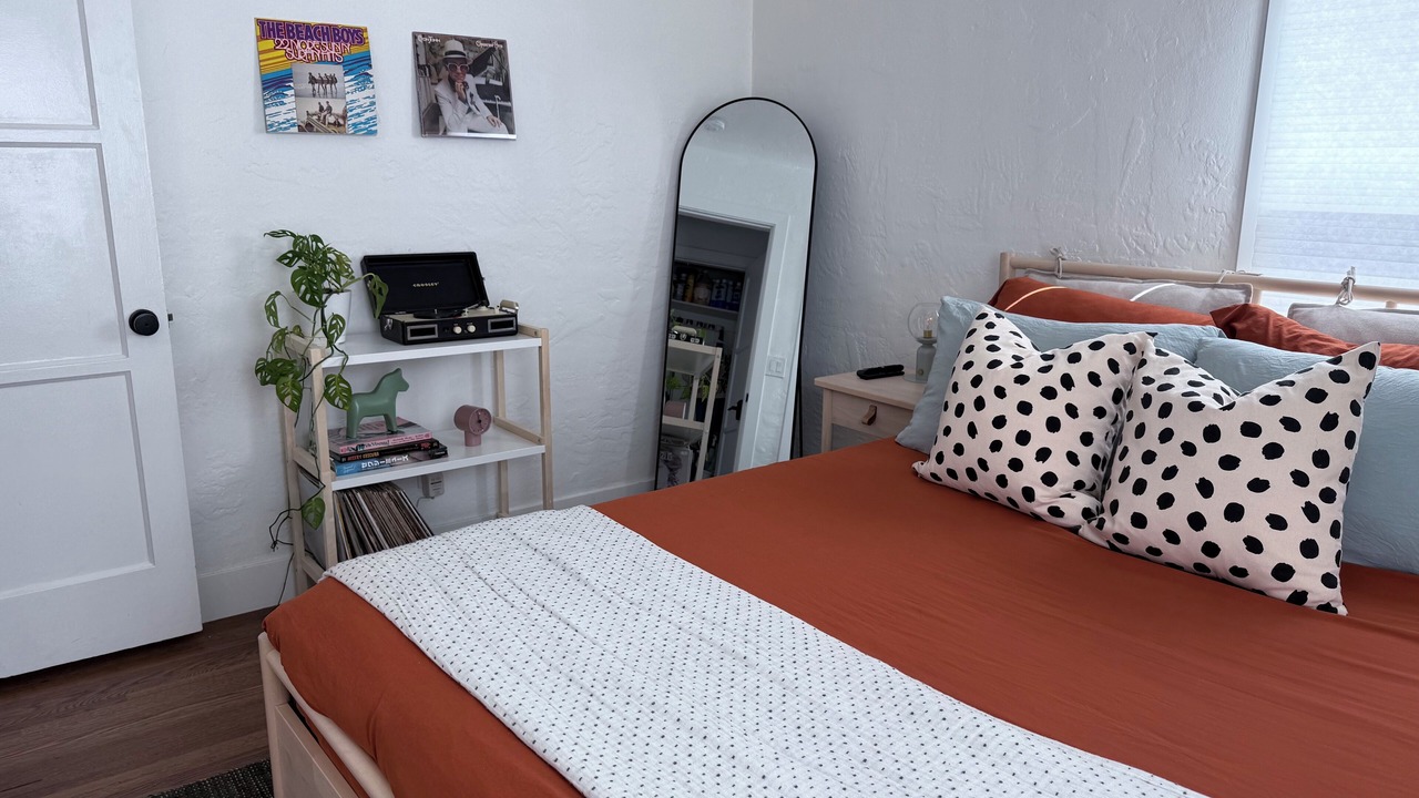 Photo of Bedroom in Belmont Shore