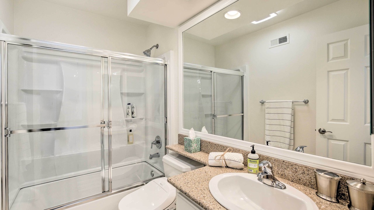 Photo of Bathroom in Spinnaker Hill