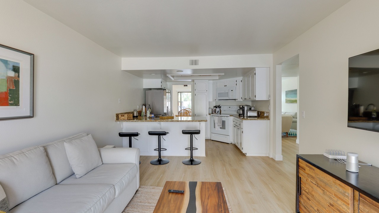 Photo of Livingroom in Spinnaker Hill
