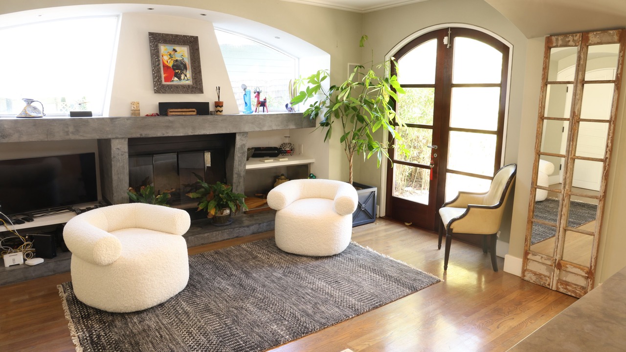 Photo of Bedroom in Village of La Jolla